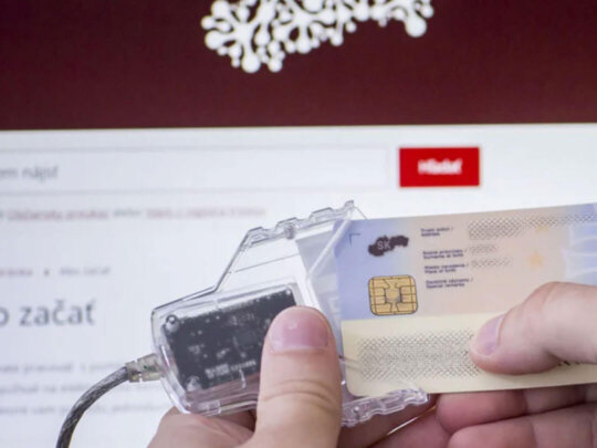 ELEKTRONICKÁ KOMUNIKÁCIA S ÚRADMI (Kurz digitálnej akadémie)